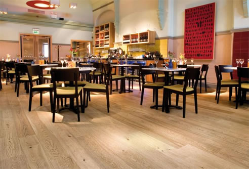 havwood timber floor in restaurant