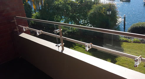 balcony with polycarbonate balustrade
