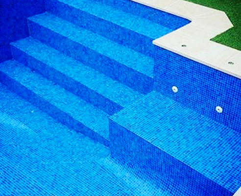 LATICRETE Pool, Spa and Fountain Tiling System