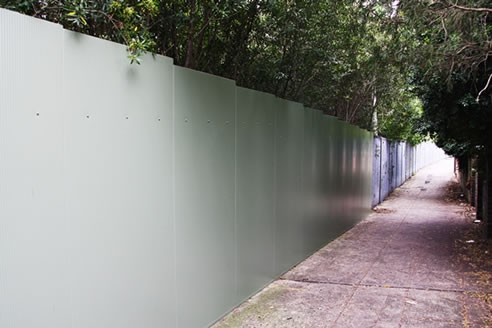 pedestrian pathway noise barrier fencing