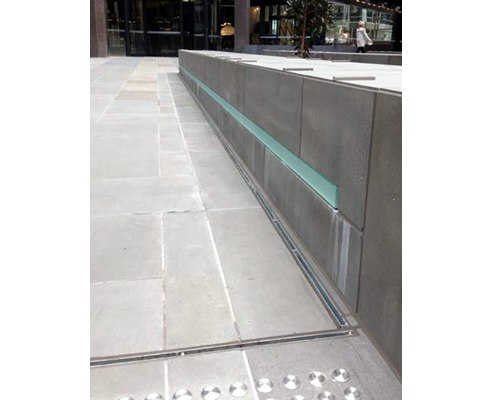 Brickslot linear pavement drainage
