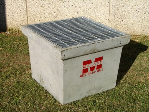 drainage pit with grate