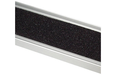 stair tread with gripped surface