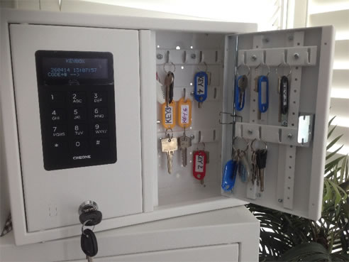 lockable key dispenser