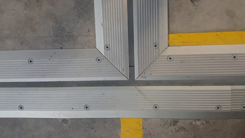 low-profile cover plate for car park joint