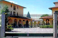 sliding gate