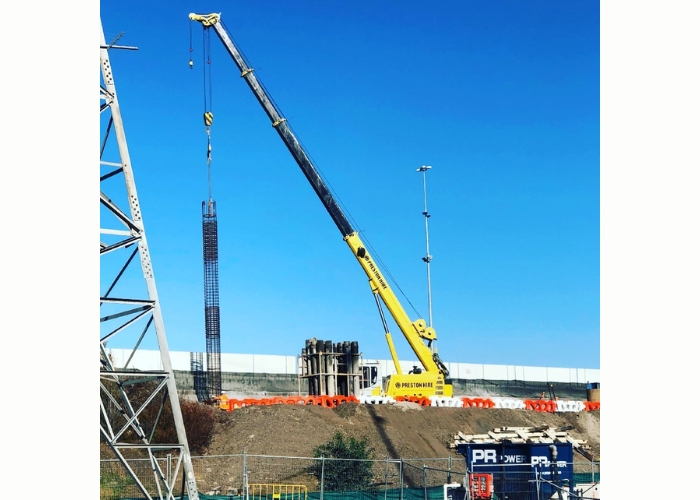 Benefits of Using Hydraulic Crawler Cranes by Preston Hire