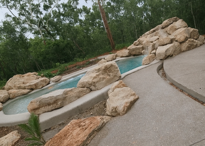 Schneppa Glass Adds Nighttime Illumination to Pool Design with PolyGlow™ Marine