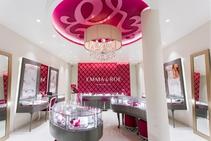 	Curved Display Cases for Jewellery Stores by Bent & Curved Glass	