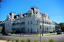 Commercial Moulding & Columns for Beaumaris Hotel by Unitex