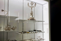 PERSPEX Polar White Frost for Collectors Gallery from Allplastics