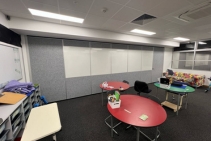 	Centre-stacking Operable Wall with Retractable Bottom Seals	