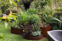 	Best Edging for Garden Beds by FormBoss	