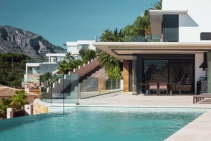 	Customisable Venetian Blind Solution for Modern Architecture by Blinds by Peter Meyer	