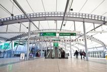 	Brisbane Domestic Terminal Walkway by Makmax Australia	