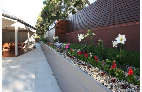 retaining wall water tanks