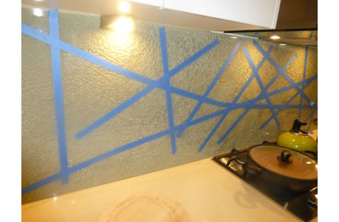 cracked glass splashback