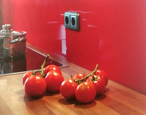 red acrylic kitchen splashback