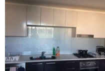 shattered glass splashback