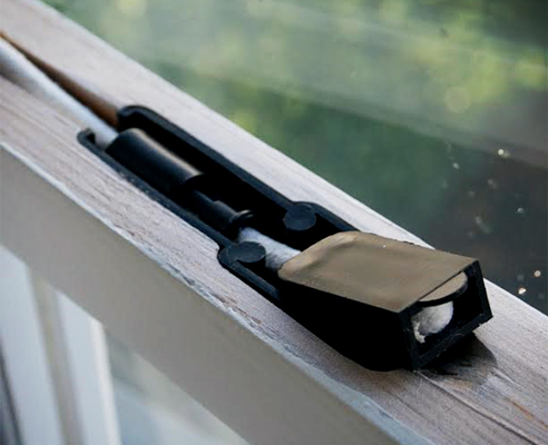 Sash removal system from Ventrolla