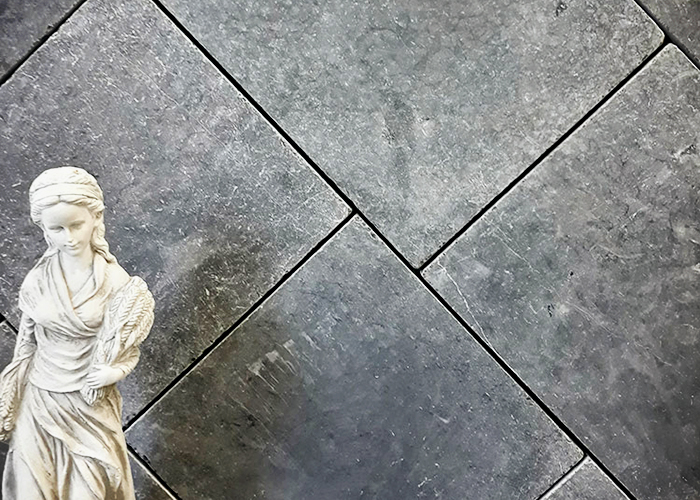 Lavido Tumbled Marble Pavers from iPave