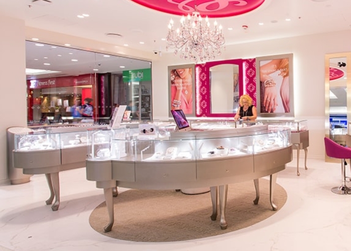 Rounded Display Cases for Shops by Bent & Curved Glass