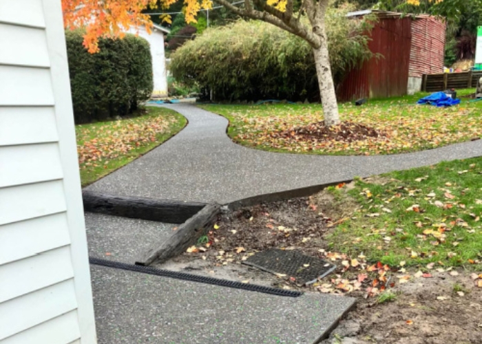 Glow in the Dark Pathway for Gardens by Schneppa Glass