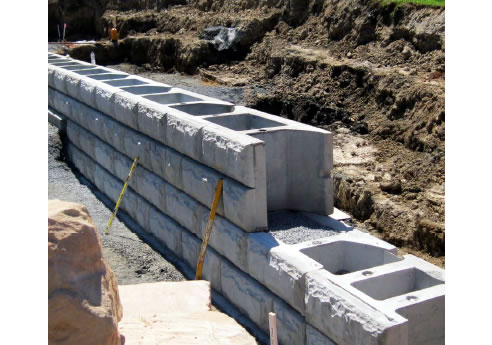 construction interlocking block retaining wall
