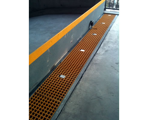 rotational shutter flood barrier