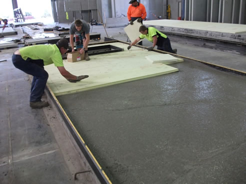 constructing concrete sandwich panels