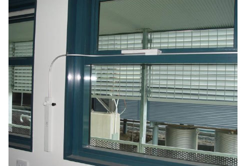 manual window system