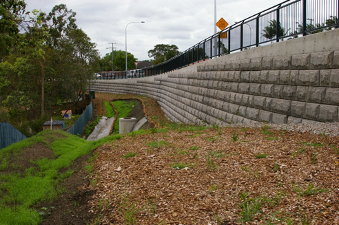 stonestrong retaining wall