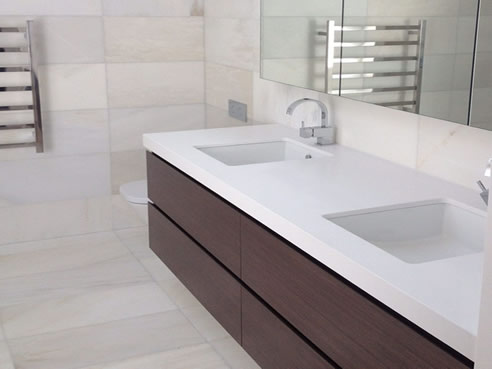 white marble tiles bathroom