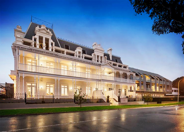 Commercial Moulding & Columns for Beaumaris Hotel by Unitex