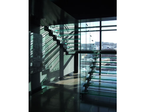 glass stair connectors