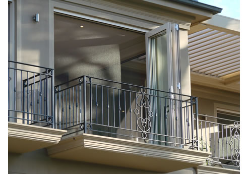 retractable fly screen