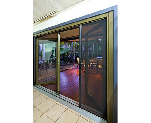 folding doors with integrated screening