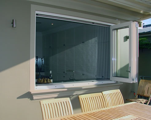 soft close retractable flyscreen