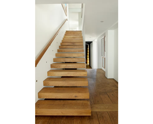 timber treads cantilevered staircase