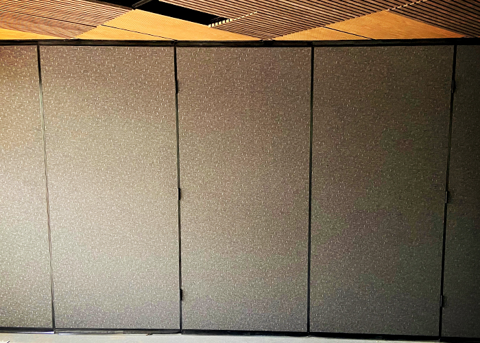 Acoustic Moving Walls for Mt Gravatt TAFE from Bildspec