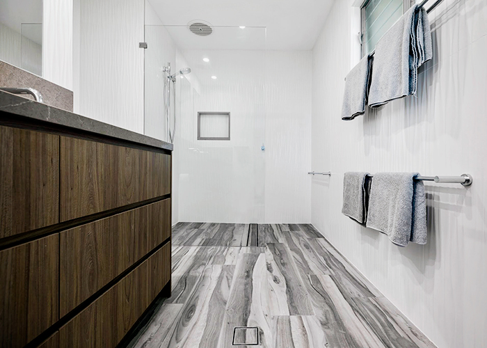 Porcelain Bathroom Wall Tile Applications Using LATICRETE