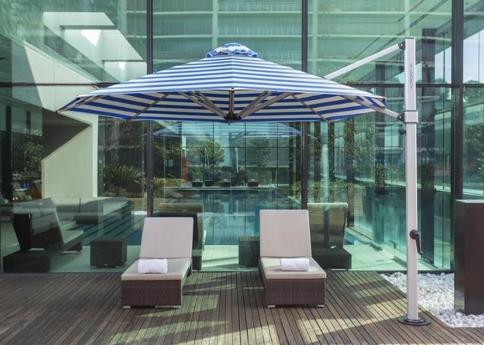 Lightweight Commercial Cantilever Aurora Umbrella by Instant Shade Umbrellas