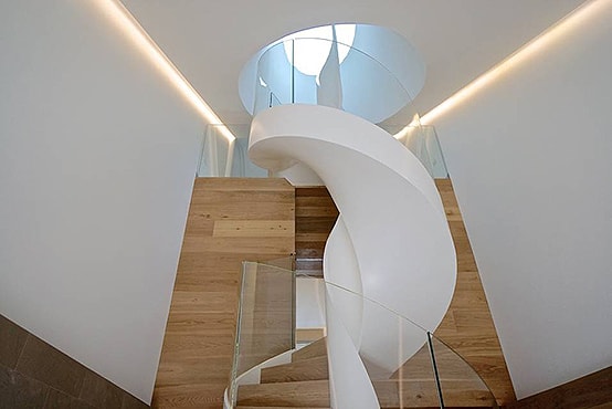 Frameless Toughened Structural Laminated Glass Balustrade by Bent & Curved Glass