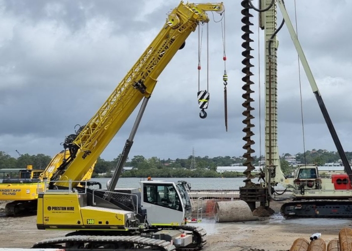 Benefits of Using Hydraulic Crawler Cranes by Preston Hire