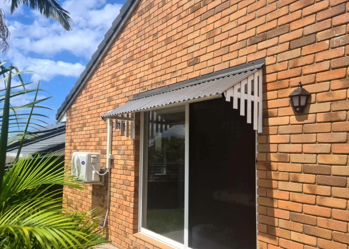 Heritage Style Awnings for Windows by Superior Screens