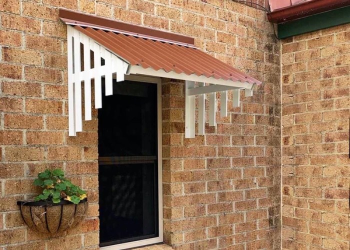 Heritage Style Awnings for Windows by Superior Screens