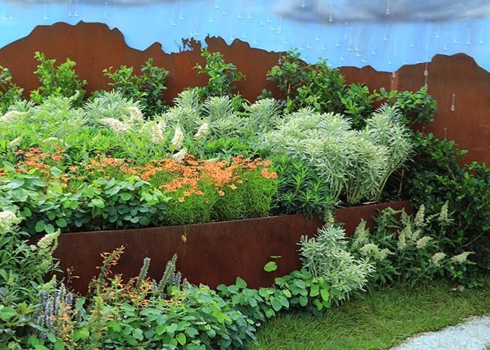Edging for Raised Garden Beds by FormBoss