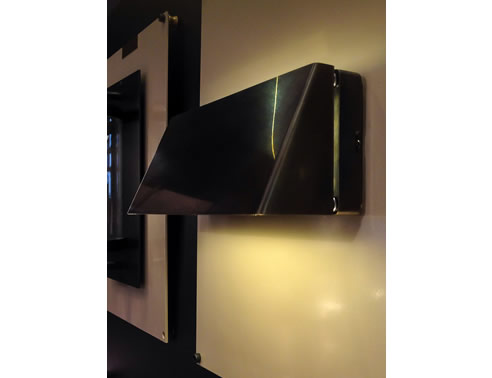 gecko hood led wall light