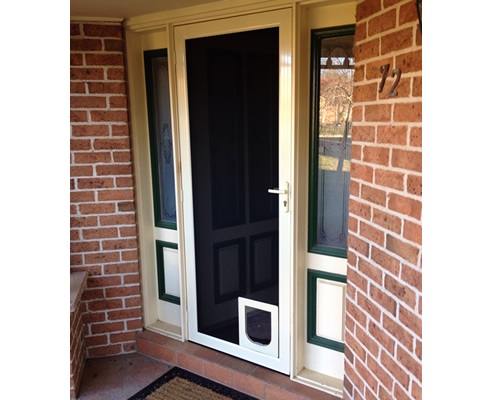 pet door in screen door