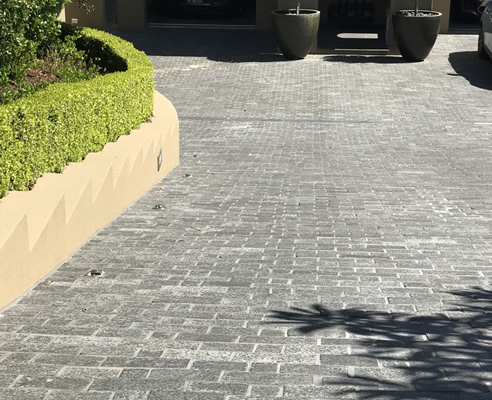 driveway rectangular granite cobbles